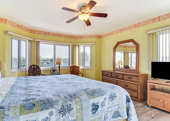 Holiday home Private Balcony W/ Gulf Views: Indian Shores