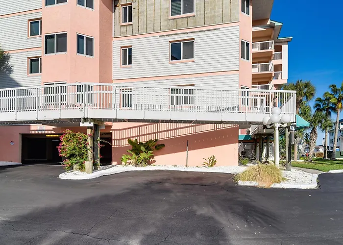 Private Balcony W/ Gulf Views: Indian Shores Holiday home *